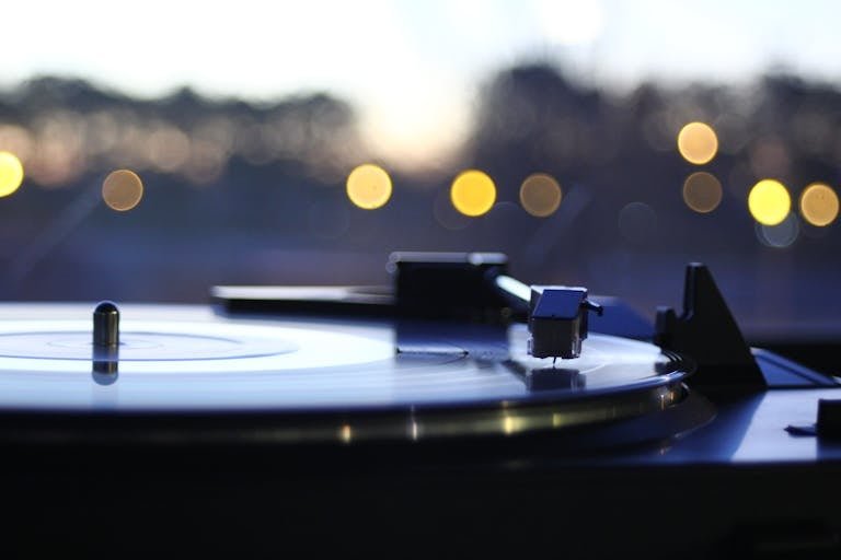 Comparing Belt-Drive vs Direct-Drive Turntables